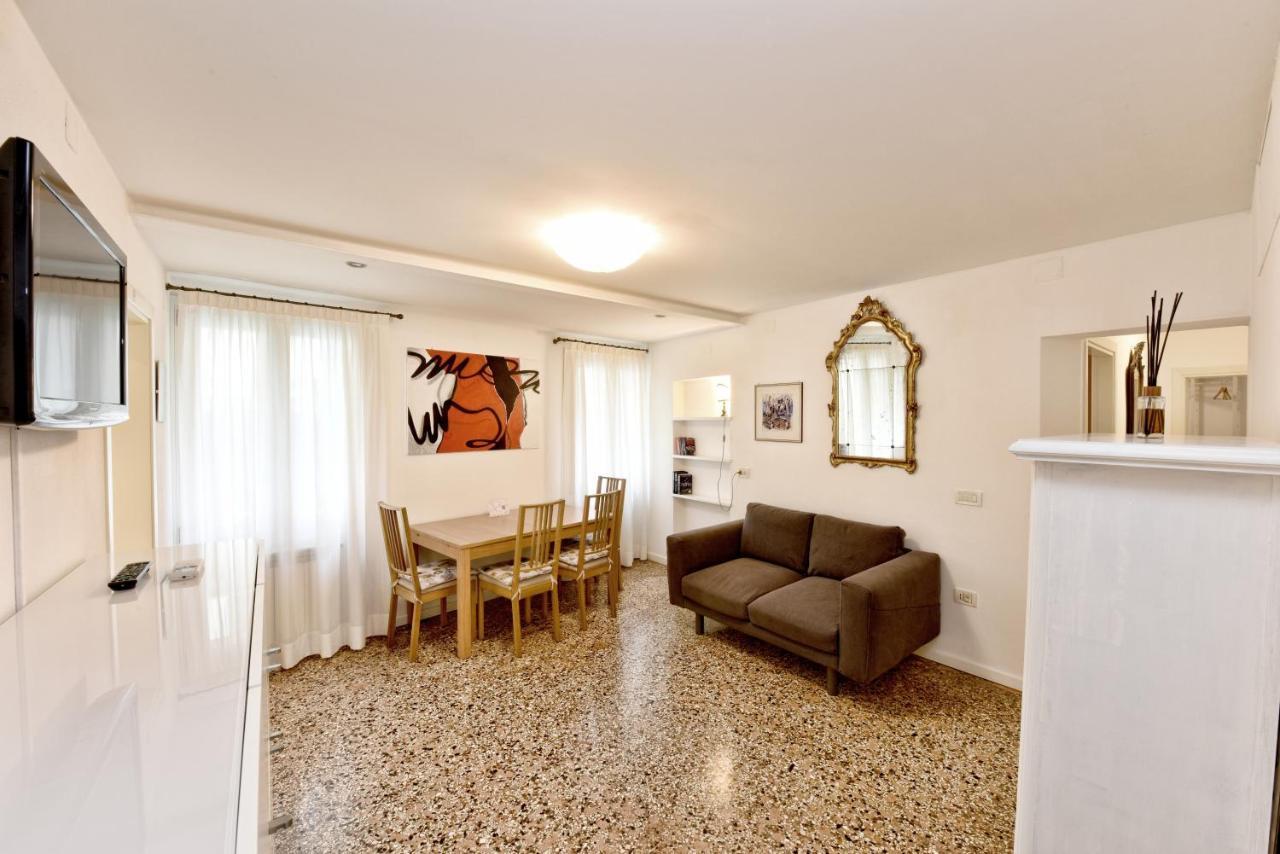 True 2 Bedrooms In The Heart Of Castello Venetië